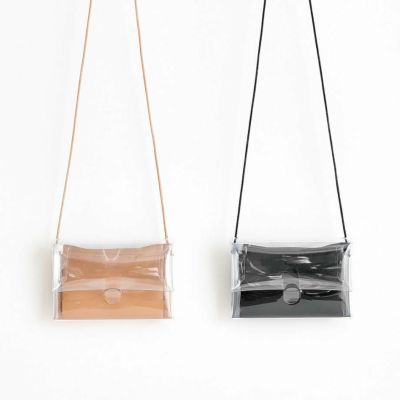 KAMARO'AN Pebble Pouch / カマロアン ショルダーポーチ | graf