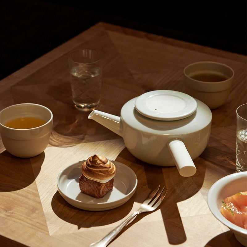 Coffee Floats, Tea Sinks: Through History and Technology to
