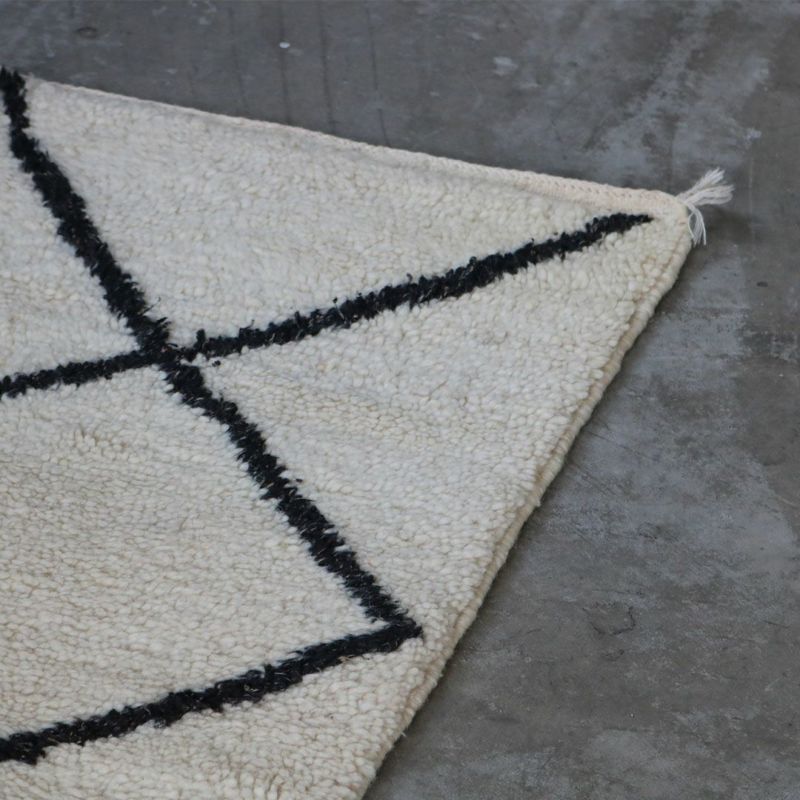 ベニワレンラグ_96033（ホワイト）｜ラグ・絨毯｜Layout - graf